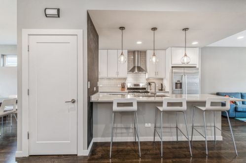 4123 Ridgeway Ave, Chicago IL 60618-2120 exterior