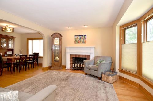 7743 Thorndale Ave, Chicago, IL 60631-2210