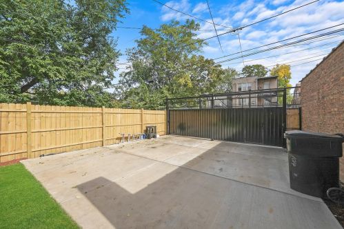 1019 Springfield Ave, Chicago IL  60624-4026 exterior