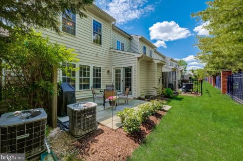 310 Hamlet Cir, Edgewater MD  21037-2617 exterior