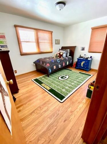 2551 89, Milwaukee WI 53226-1805 exterior