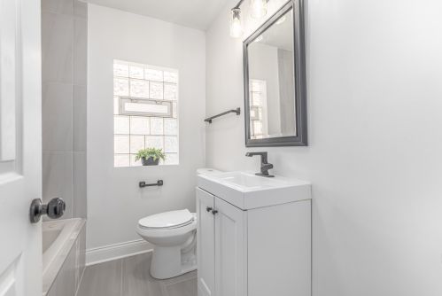 1031 92nd St, Chicago IL 60617-3839 exterior