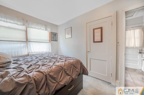 404 Avenel St, Avenel NJ 07001-1709 exterior