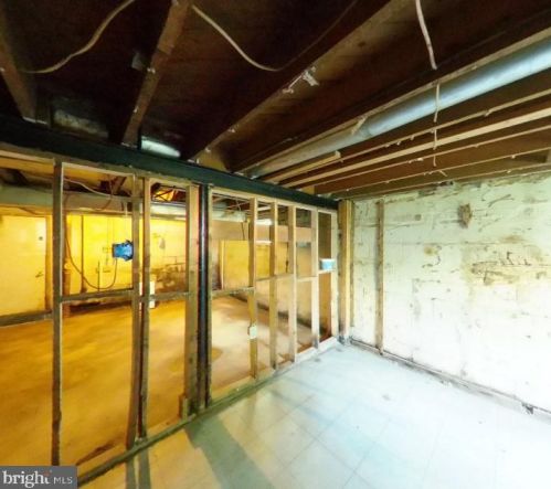 12021 Valleywood Dr, Silver Spring MD 20902-2236 exterior