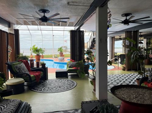 4552 Bayside Dr, Milton FL 32583-8436 exterior