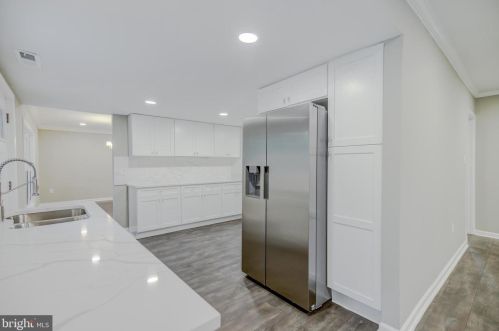 8901 Linton Ln, Alexandria VA 22308-2438 exterior