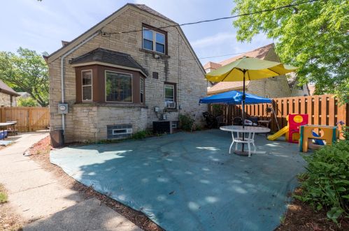 5518 Auer Ave, Milwaukee WI 53212-2107 exterior