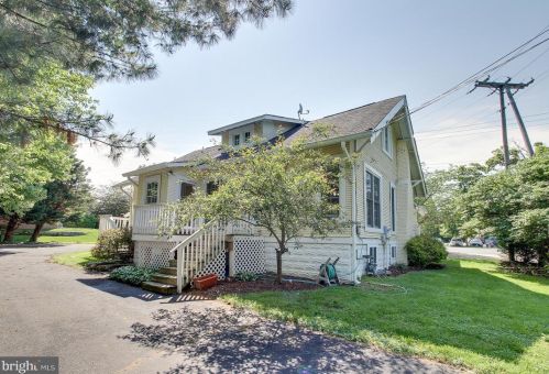 1542 Chain Bridge Rd, Mc Lean VA  22101-3502 exterior