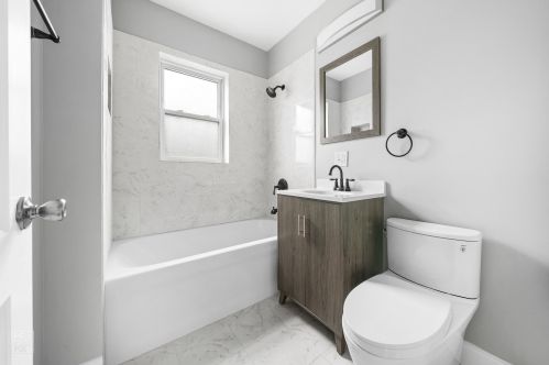 8428 Sangamon St, Chicago IL 60620-3211 exterior