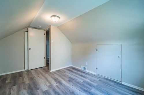 223 Auburn St, Pittsburgh PA  15206-3209 exterior