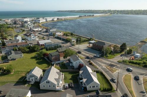 187 Aquidneck Ave, Middletown, RI 02842-5613