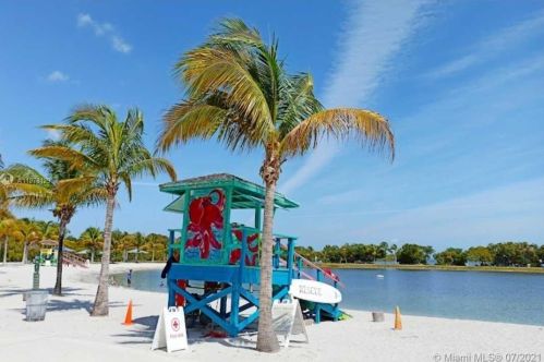 1147 37th Pl, Homestead FL  33033-5915 exterior