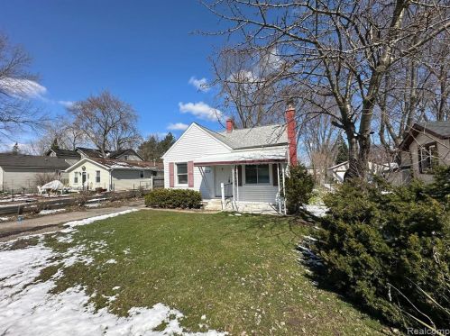 213 Hickory Dr, Troy, MI 48083-1635