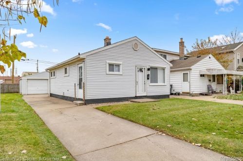 17172 Flora St, Melvindale, MI 48122-1371