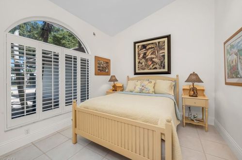 544 Roma Ct, Naples FL exterior