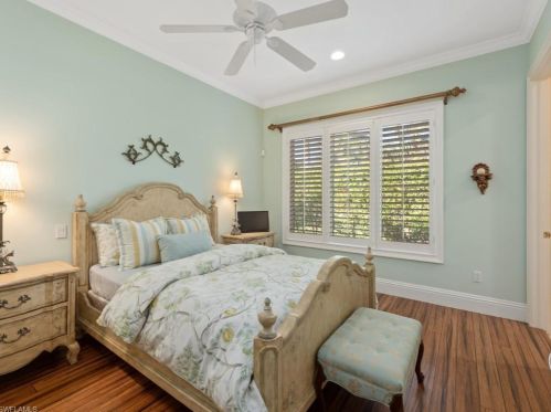 3852 Isla Del Sol Way, Naples FL 34114-9485 exterior