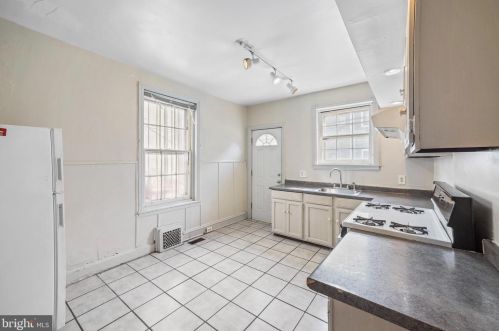 2348 Catharine St, Philadelphia PA 19146-2403 exterior