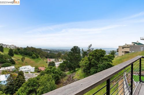 1550 Grand View Dr, Berkeley CA 94705-1637 exterior