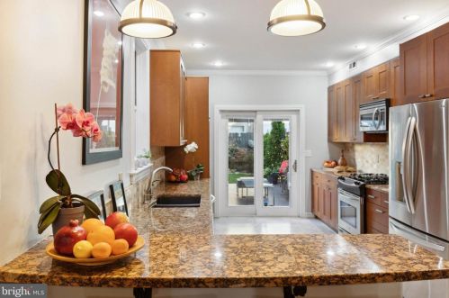 769 24 St, Philadelphia PA 19130-2539 exterior