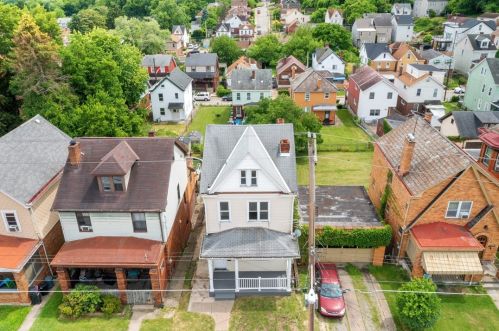 147 Ormsby Ave, Pittsburgh, PA 15210-2217