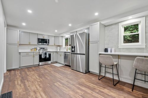 2302 Marbury Rd, Pittsburgh PA  15221-3670 exterior