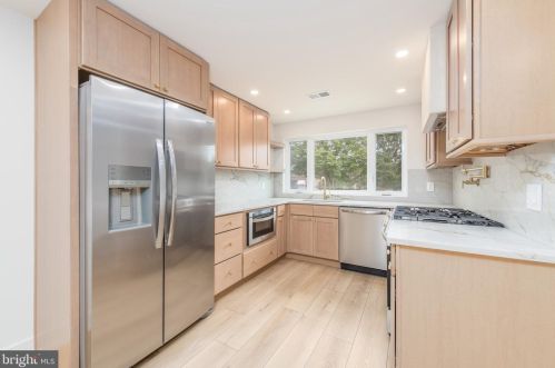 3172 18 St, Philadelphia PA 19145-5412 exterior