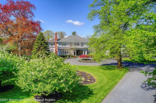 8 Buttonwood Ln, Locust, NJ 07760-1008