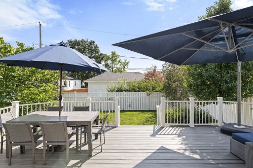 256 Elmhurst Ave, Elmhurst IL 60126-2961 exterior