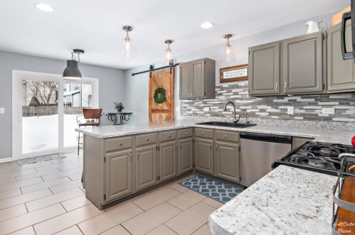 8806 Alto Vis, Bull Valley, IL 60014-4066