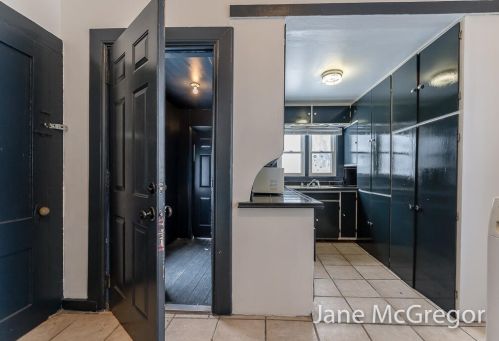 709 Apple Ave, Meskegon MI 49442-3648 exterior