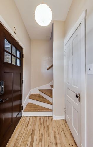 3823 Ravenswood Ave, Chicago IL 60660-2320 exterior