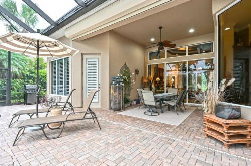 5092 Cerromar Dr, Naples FL 34112-7919 exterior