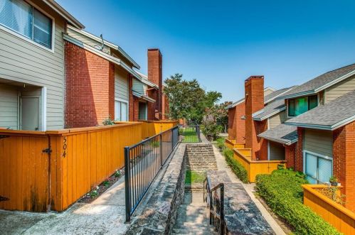 8404 Forest Ln, Dallas TX 75243-4000 exterior