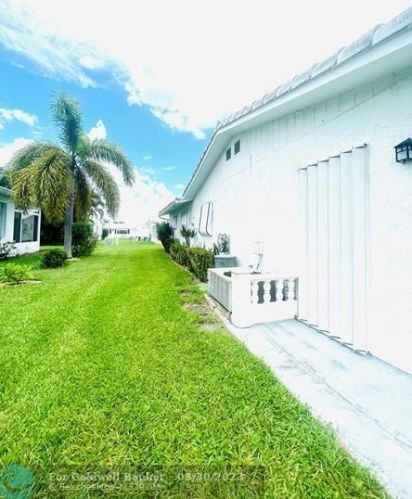 1801 22 Way, Boynton Beach FL 33426-7134 exterior