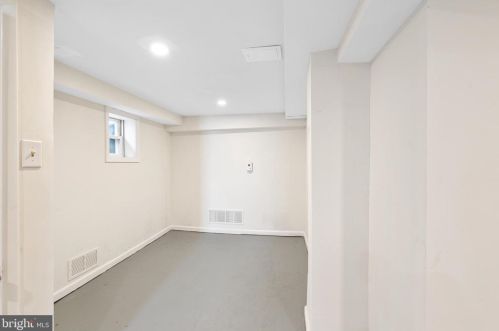 911 45 Pl, Washington DC 20019-3717 exterior