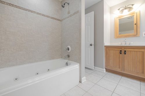 125 Montclaire Ave, Milwaukee WI 53217-4438 exterior