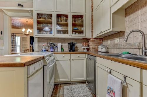 1222 Sears St, Denison TX 75021-2741 exterior