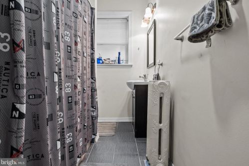 141 56 St, Philadelphia PA 19143-5306 exterior