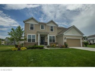 9512 Bexley Dr, Cleveland OH  44136-2557 exterior