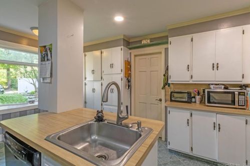 141 Chapel St, Torrington CT 06790-2910 exterior