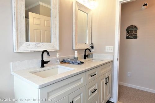 3031 Rte 35, Lavallette NJ 08735-1929 exterior