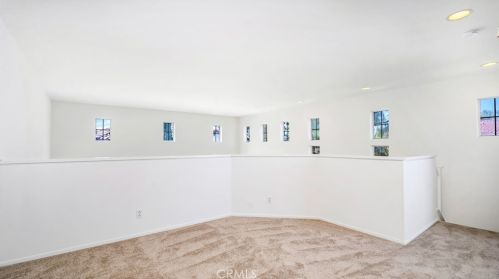 2940 Nau Ave, Tustin CA 92782-3377 exterior