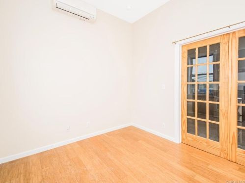 1053 Morris Park Ave, Bronx NY  10461-1432 exterior