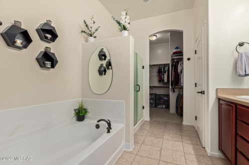 8770 Perry Park Cir, Tucson AZ  85730-1302 exterior