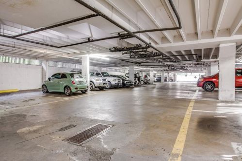 4851 Cedar Springs Rd, Dallas TX 75219-1202 exterior