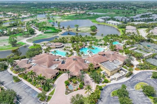 7393 Moorgate Pt Way, Naples FL 34113-5103 exterior