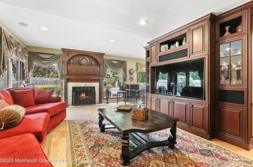 3 Georgian Bay Dr, Morganville NJ 07751-1352 exterior