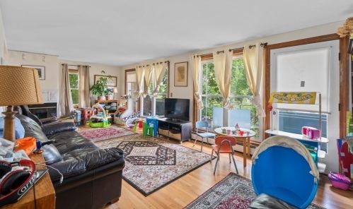 69 Silver Lake Ave, Newton MA 02458-1110 exterior