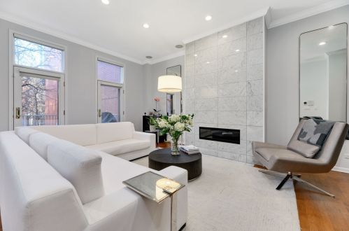 499 Canal St, Chicago IL  60654-8800 exterior