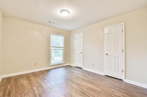 3032 Chesterfield Ct, Lithonia GA 30039-4683 exterior